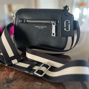 Marc Jacob cross-body purse